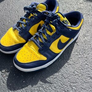 Nike Men's Navy and Yellow Sneakers